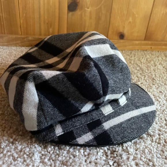 Burberry Accessories Burberry Newsboy Hat Wool Cashmere Medium M